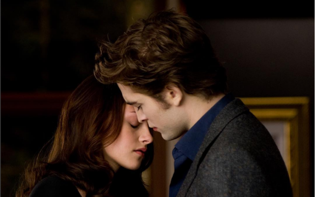 The Cast Of Twilight Are Reuniting For A Podcast About The Series - Vimarsana News