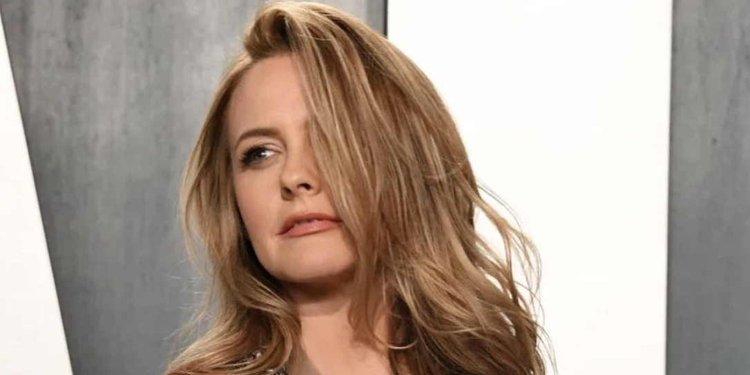 So Alicia Silverstone Was 'Banned' From The Same Dating App Twice Stellar