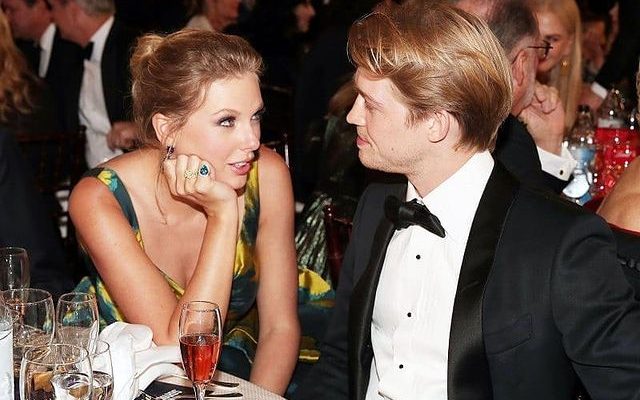 Alison Oliver Reveals How Taylor Swift Felt About BF Joe Alwyn's Sex Scenes For Conversations With Friends - Vimarsana News