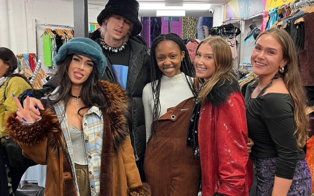 Machine Gun Kelly And Megan Fox Give Staff Of Dublin Vintage Shop Free Tickets To His Concert - Vimarsana News