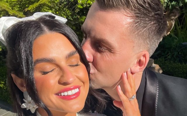 Model Lynn Kelly And Longtime Love Robert Officially Tie The Knot In Dublin Wedding - Vimarsana News