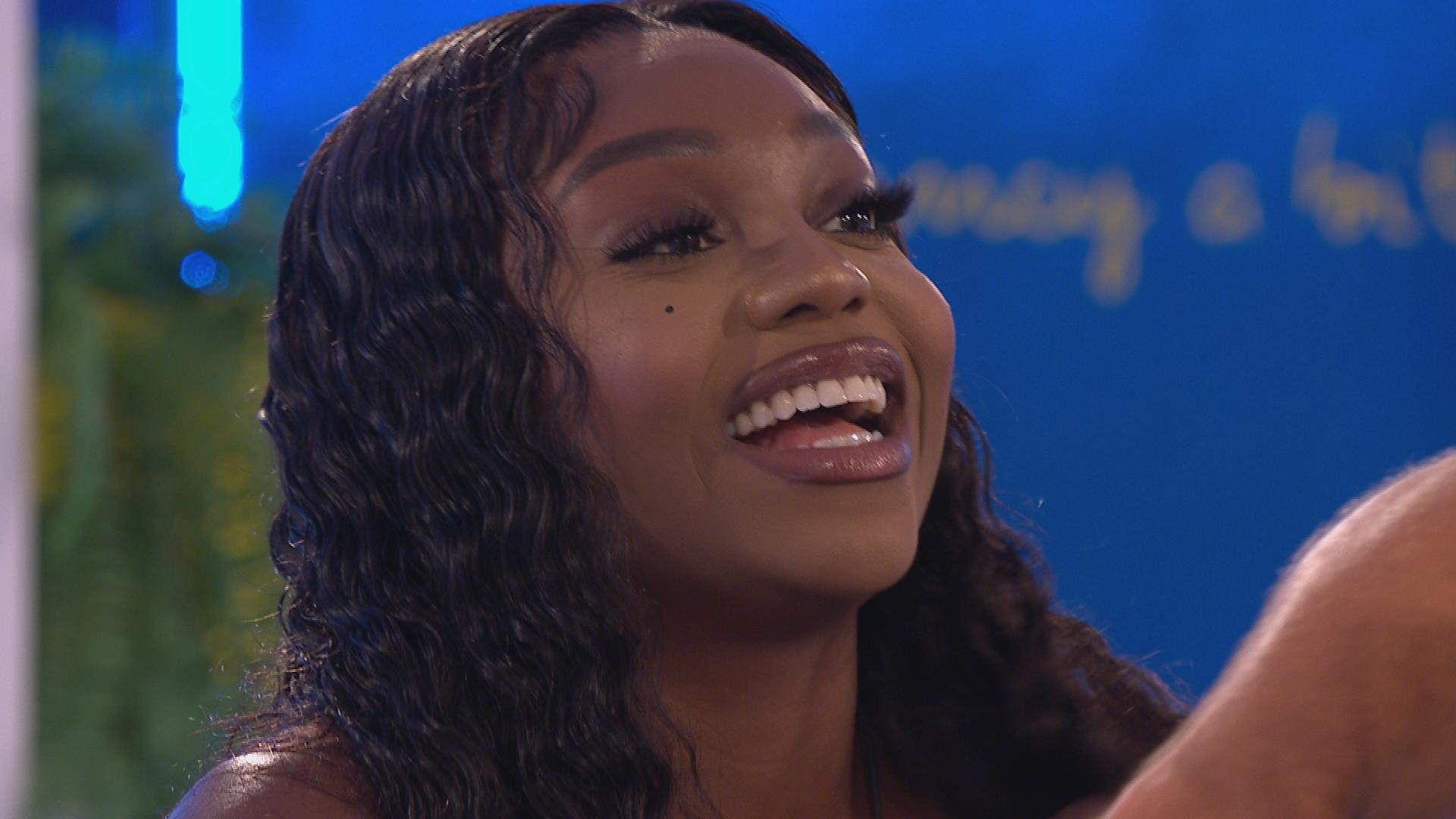 First Look: Whitney And Sammy Cook Up A Storm And Whitney Pulls Zach - Vimarsana News