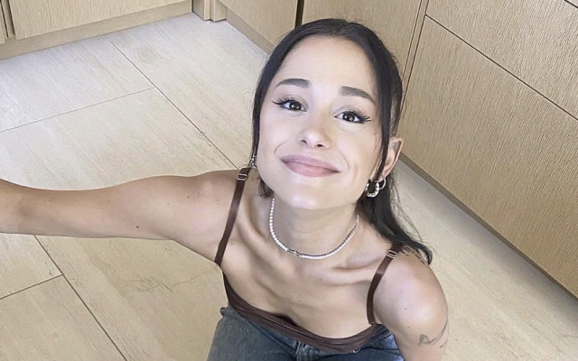 Is Ariana Grande Dating Her Wicked Co-Star Ethan Slater? - Vimarsana News