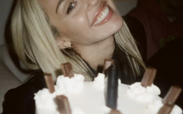Miley Cyrus Announces New Single Dedicated To Her Fans - Vimarsana News
