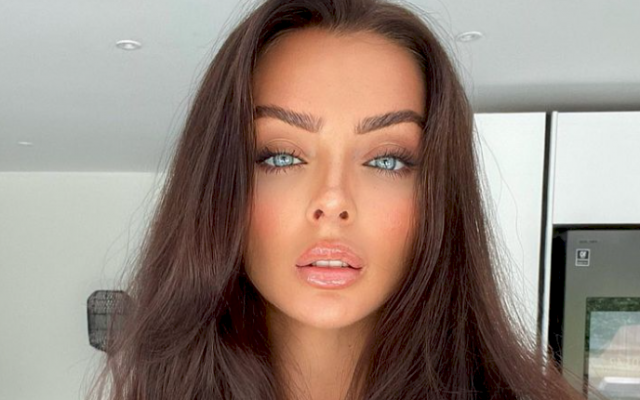 Steal Her Style: Kady McDermott's Red Hollywood Glamour - Vimarsana News