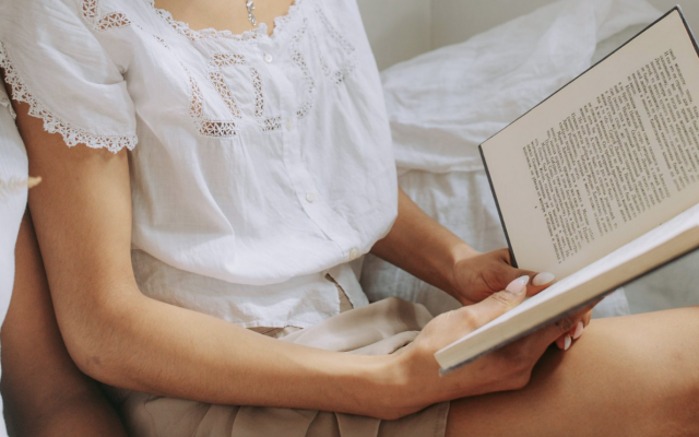Book Clubs Are Back In a Big Way - Here's Why - Vimarsana News