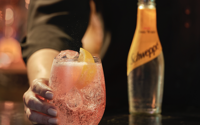 2 Simple-To-Make Cocktails Perfect For A Galentine's Night In - Vimarsana News