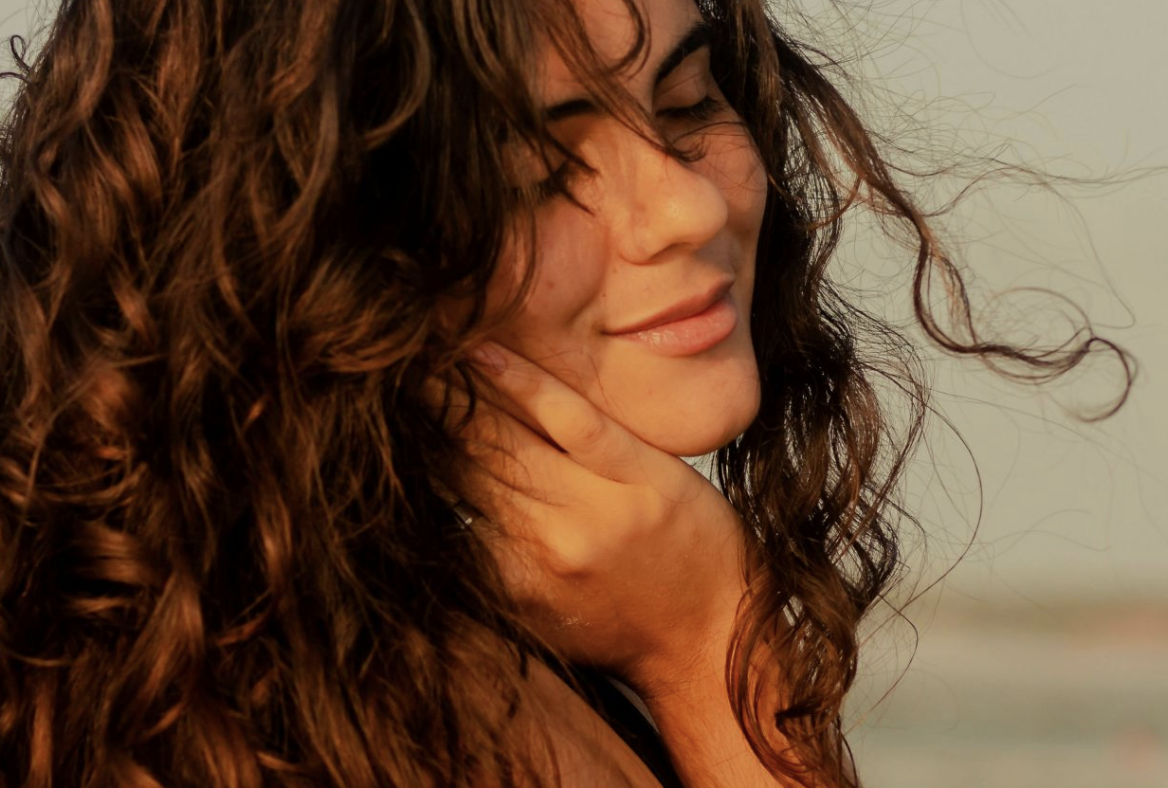 Haircare article header image about science-backed rituals for long hair